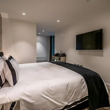 The Ebor @ Ryedale House Daire *