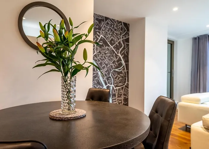 The Ebor @ Ryedale House Apartament